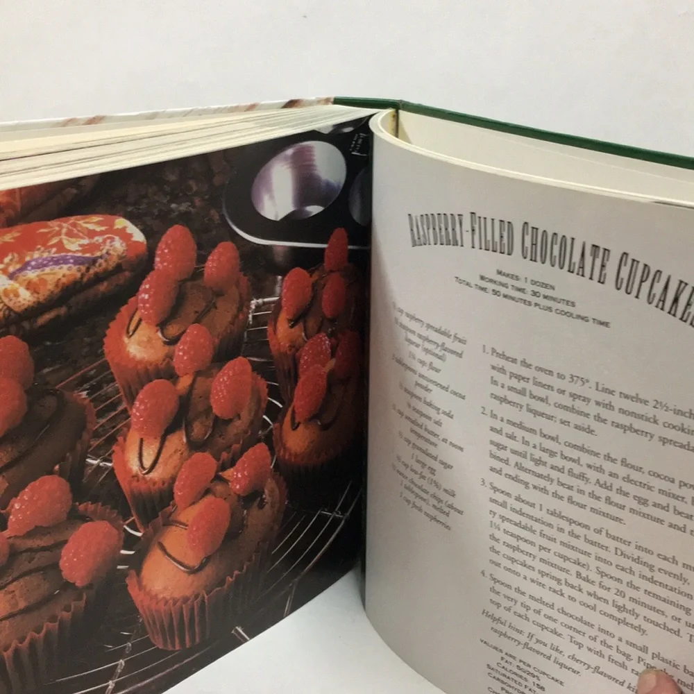 Great Taste — Low Fat: Over 200 Recipes Under 400 Calories” Cookbook